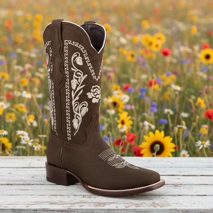 White Diamonds Women's Rose Embroidered Square Toe Rodeo Cowgirl Boots – Chocolate