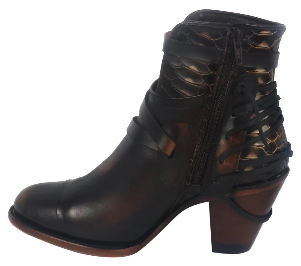 Women´s Silverton Crue All Leather Round Toe Short Boots-Desert