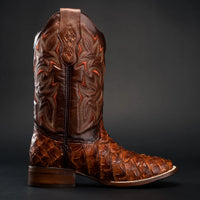 Side profile of men’s pirarucu square toe cowboy boots