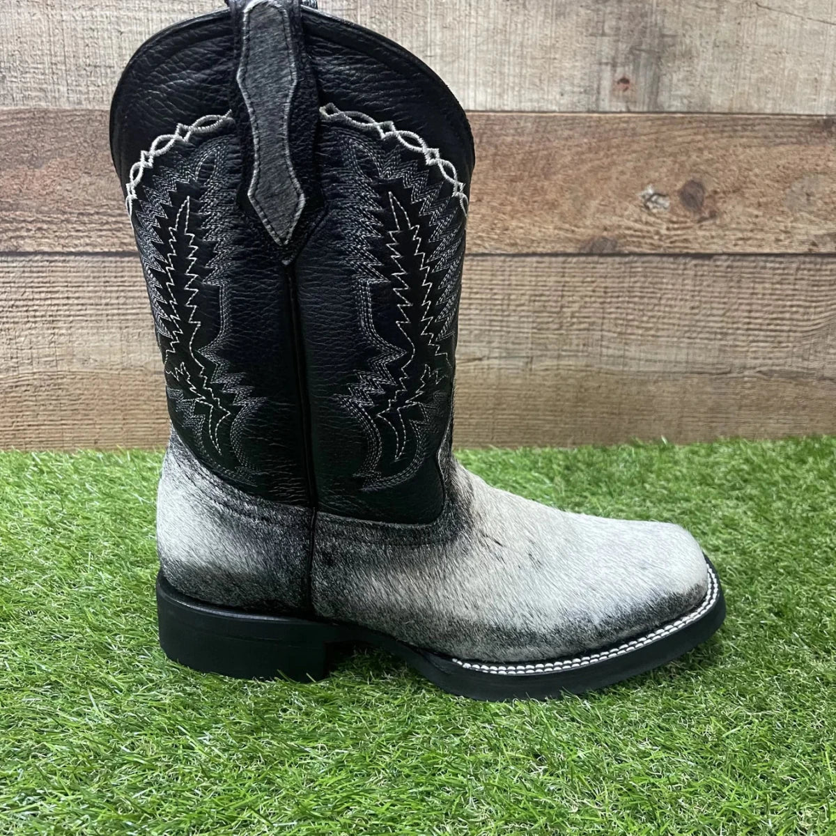 Men's Western Cowboy Genuine Cowhide Leather and Genuine Cow Hair Boots Est. 744 White/Black - OriginalWestern.com